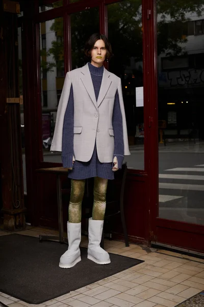Look 12